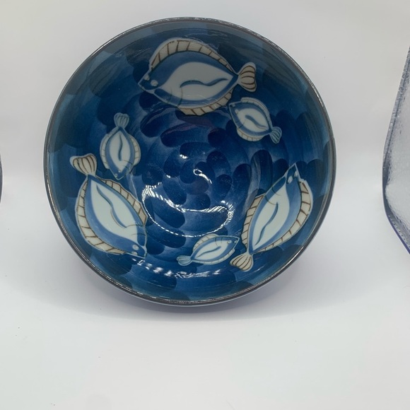 Rice Bowls 4 Japanese Fish Painted. Excellent condition. 3” tall, 6” wide. - Picture 9 of 13